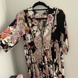 Gorgeous maxi dress with cross checked front small